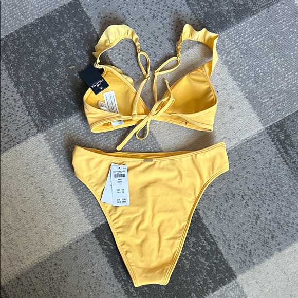 Hollister Bikini - Picture 4 of 4